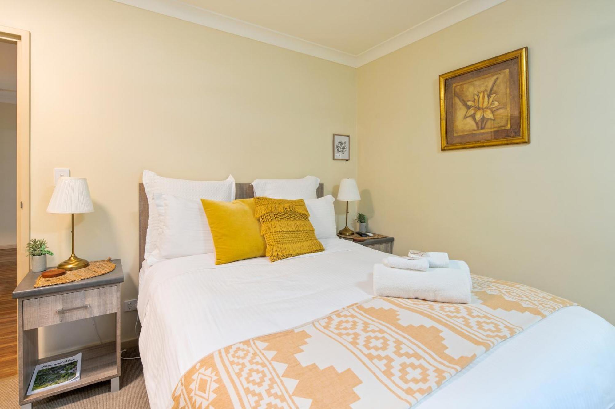 The Guesthouse Малени Экстерьер фото