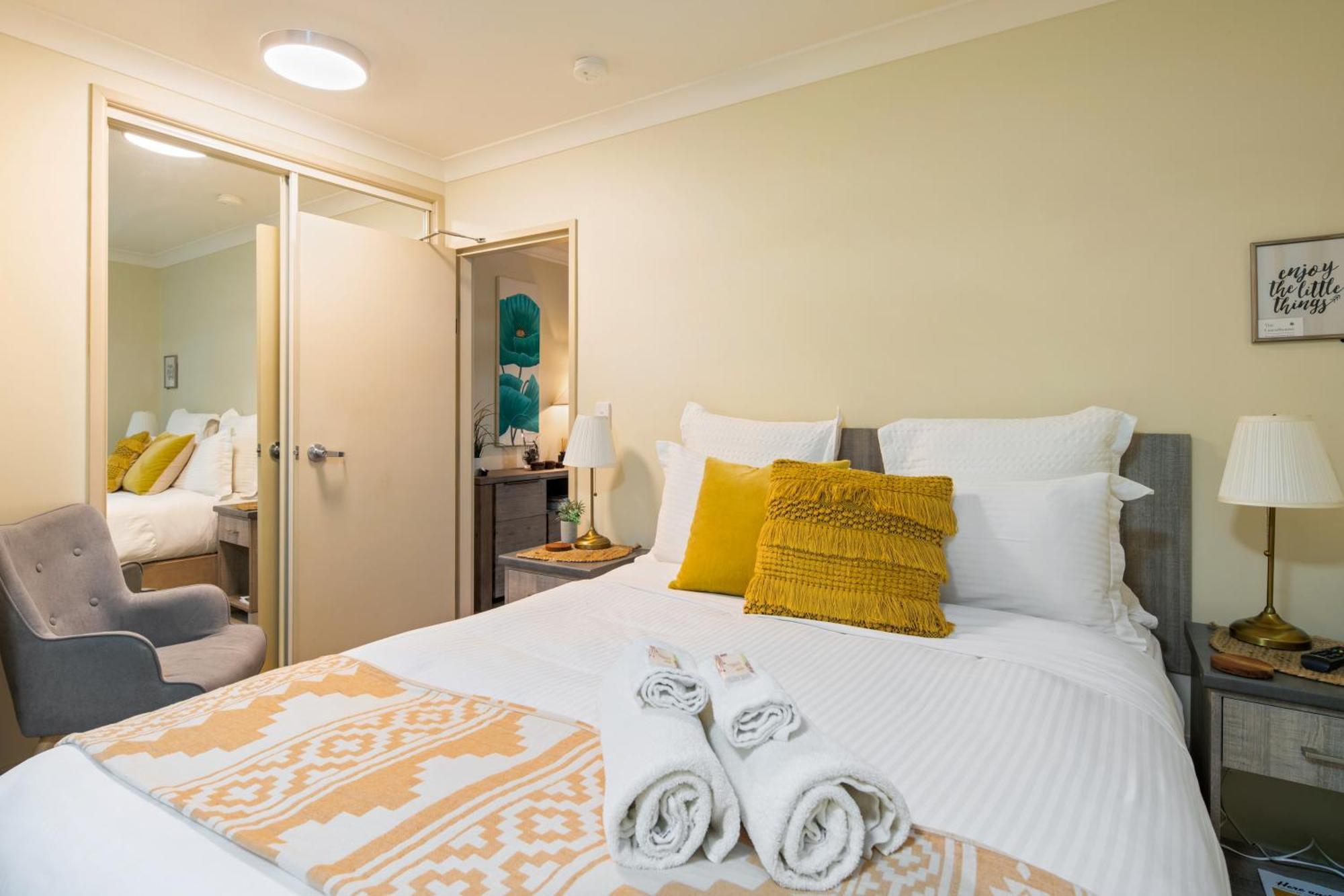 The Guesthouse Малени Номер фото